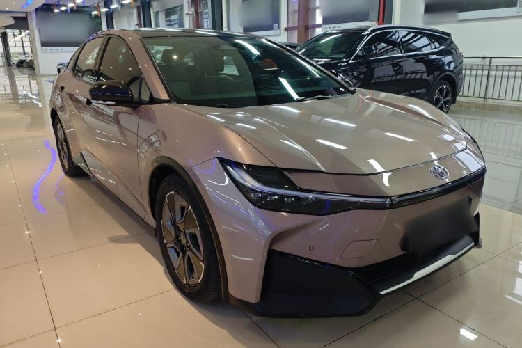 Used Toyota bZ3 2023 616 km Long-Range Premium
