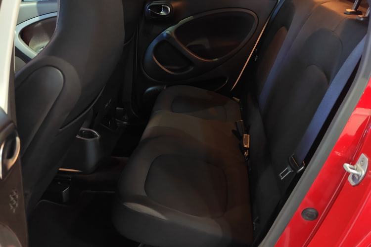 Used  forfour 2016 1.0L 52 kW Passion Edition
