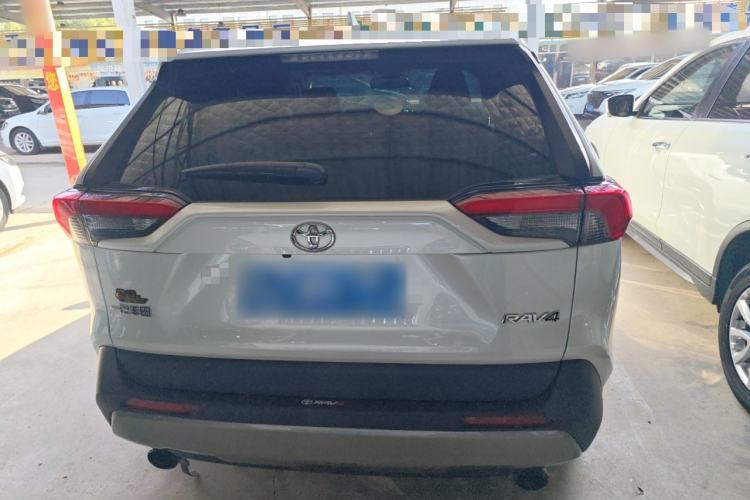 Used Toyota RAV4 2023 2.0L CVT Two-Wheel Drive 20th Anniversary Platinum Edition
