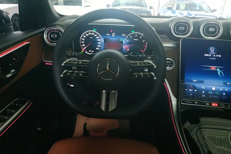 Used Mercedes-Benz GLC 2024 Refreshed GLC 300 L 4MATIC Dynamic Version 5 Seats
