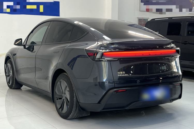 Used Tesla Model Y 2025 Rear-Wheel-Drive Version
