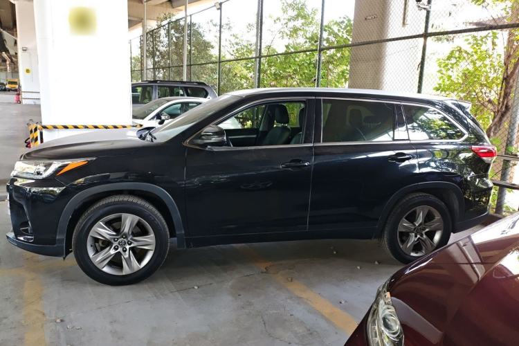 Used Toyota Highlander 2018 2.0T Four-Wheel Drive Luxury Version 7 Seats China VI Standard
