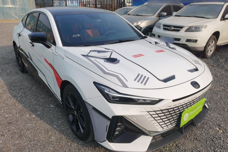 Used Changan UNI-V 2022 1.5T Prestige Version