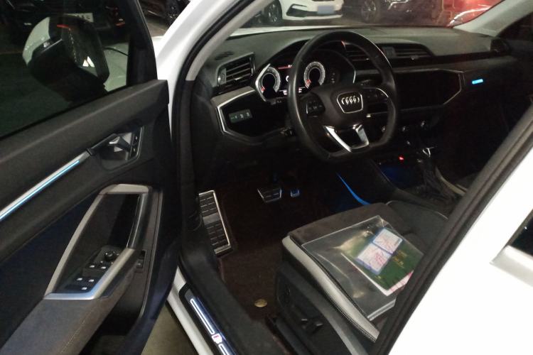 Used Audi Q3 2023 Updated 40 TFSI Fashionable and Dynamic Version
