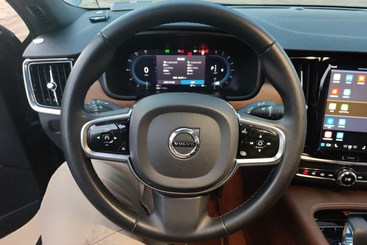 Used Volvo S90 2023 B5 Zhiyi Luxury Edition
