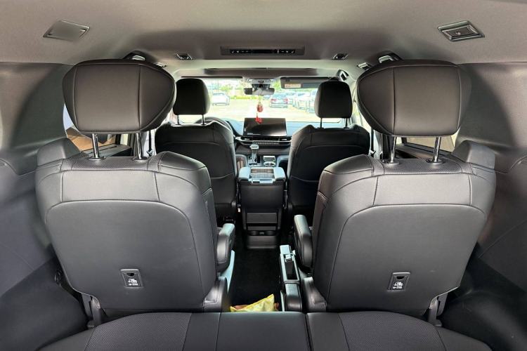 Used Toyota Sienna 2024 2.5L Hybrid Four-Wheel Drive Prestige Edition
