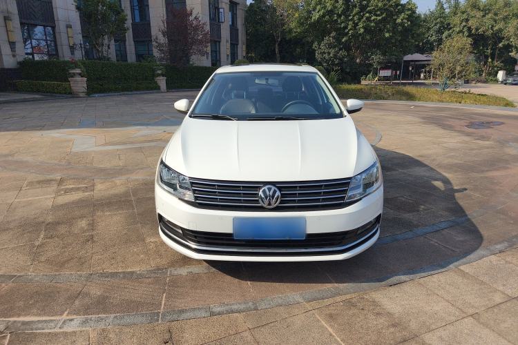Used Volkswagen Lavida 2015 1.6L Automatic Comfort Edition
