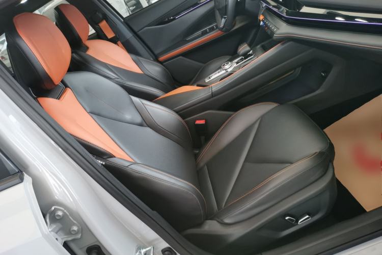 Used Changan UNI-V 2022 1.5T Prestige Version
