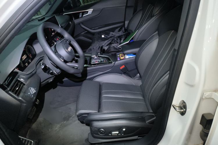 Used Audi A4L 2024 40 TFSI Luxury Dynamic Edition