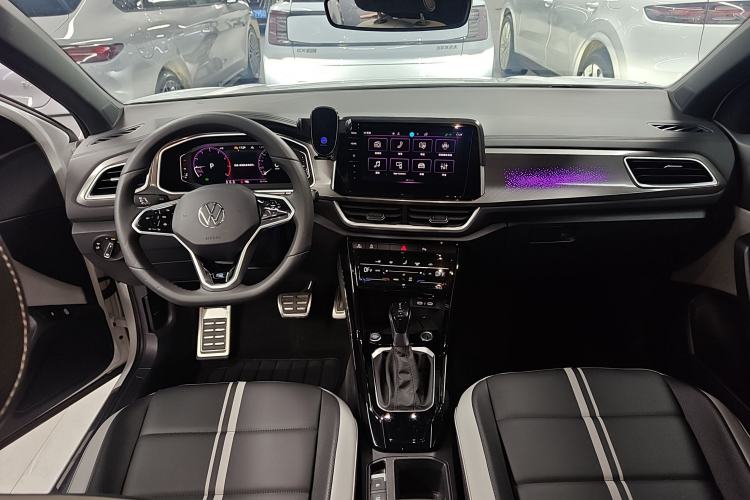 Used Volkswagen T-ROC 2024 300TSI DSG Two-Wheel-Drive Chen Guang Edition
