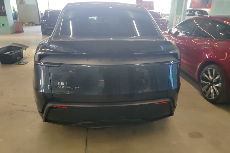 Used Tesla Model Y 2025 Long-Range All-Wheel-Drive Version