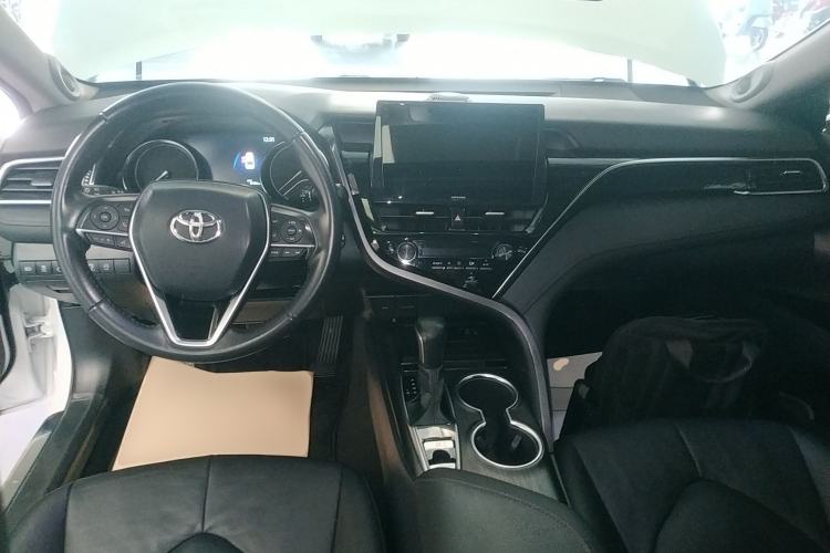 Used Toyota Camry 2021 2.0G Luxury Edition
