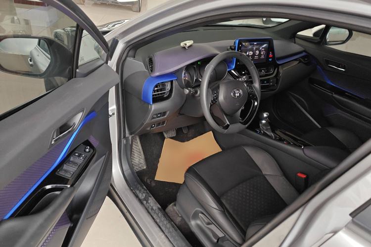 Used Toyota IZOA 2018 2.0L Yichi Version China VI Standard
