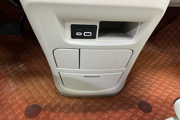 Used Buick GL8 2021 Land Cruiser Executive Class 652T Luxury Model
