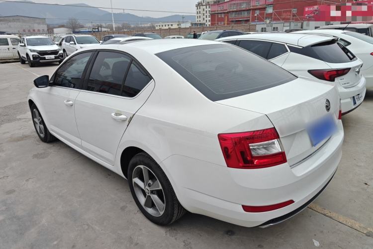 Used Skoda Octavia 2016 1.6L Manual Smart Drive Version