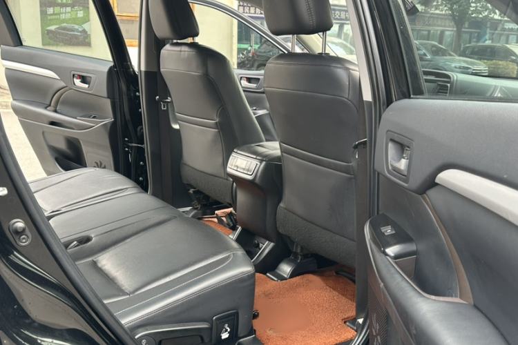 Used Toyota Highlander 2018 2.0T Four-Wheel Drive Luxury Version 7 Seats China VI Standard
