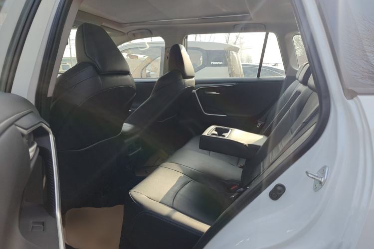 Used Toyota Wildlander 2023 2.0L CVT Four-Wheel Drive Luxury PLUS Edition
