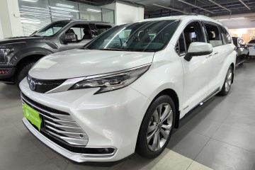 Used Toyota Sienna 2023 2.5L Hybrid Platinum Edition
