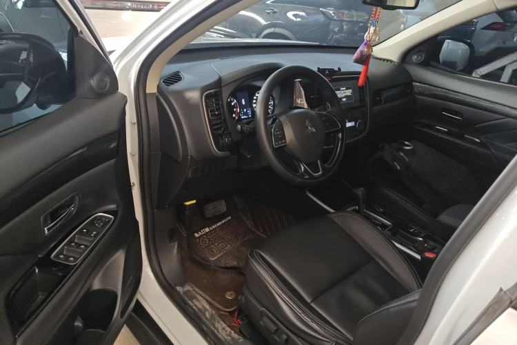 Used Mitsubishi Outlander 2020 2.0L Two-Wheel Drive Enjoyment Version 5 Seats
