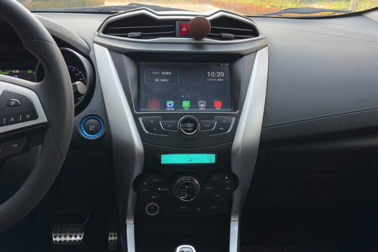 Used BYD Yuan New Energy 2018 EV360 Smart Connected Cool Model
