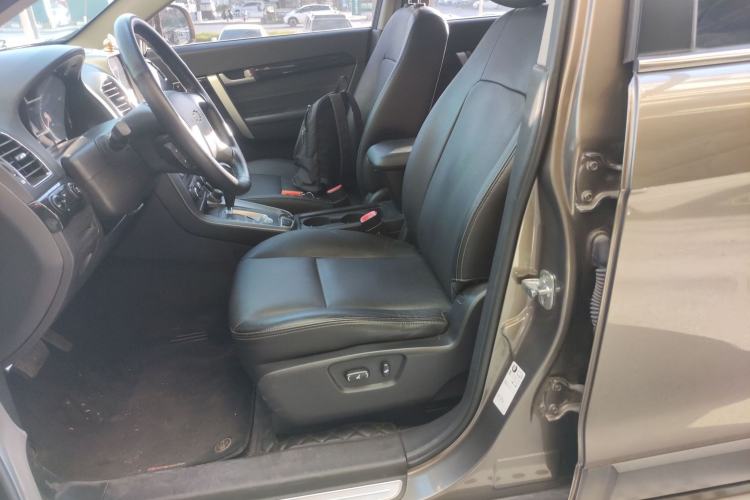 Used Chevrolet Captiva 2015 2.4L 4x4 Flagship Edition 7-Seater
