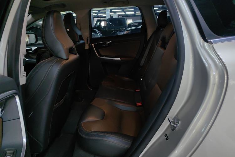 Used Volvo XC60 2017 T5 AWD Smart Upgrade Edition
