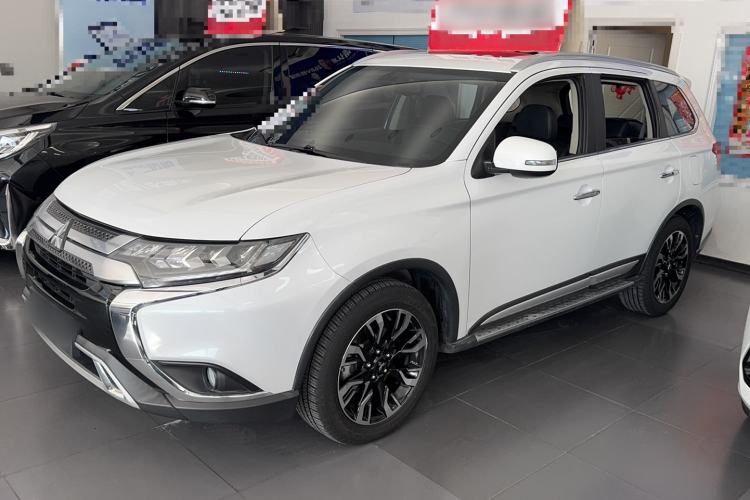 Used Mitsubishi Outlander 2019 2.4L 4x4 Zhi Xiang Edition 5 Seats China VI Standard