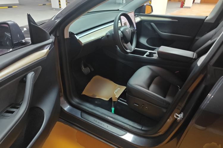 Used Tesla Model Y 2021 Long-Range All-Wheel-Drive Version 3D7