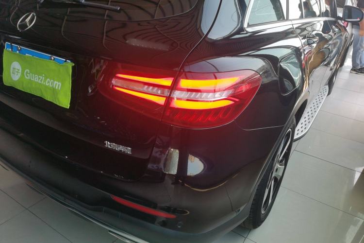 Used Mercedes-Benz GLC 2018 Facelift GLC 260 4MATIC Luxury Edition
