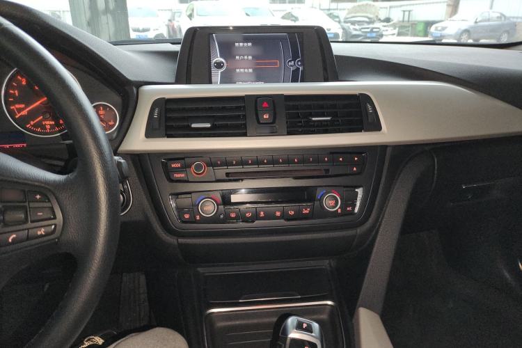 Used BMW 3 Series 2014 320Li Fashion Model
