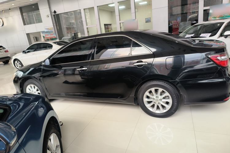 Used Toyota Camry 2016 2.0G 10th Anniversary Leading Edition
