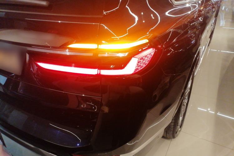 Used BMW X7 2023 xDrive40i Luxury Package with Leading Features
