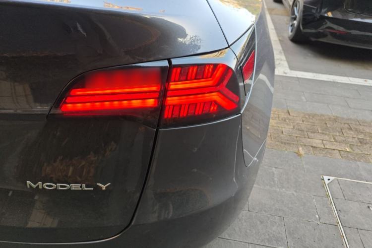 Used Tesla Model Y 2021 Long-Range All-Wheel-Drive Version 3D7