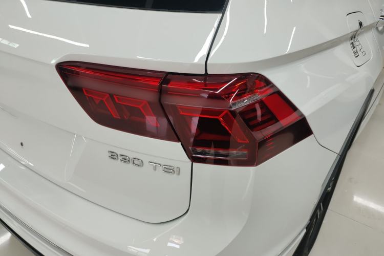 Used Volkswagen Tiguan L 2023 330TSI Automatic Two-Wheel Drive R-Line Enjoyment Edition
