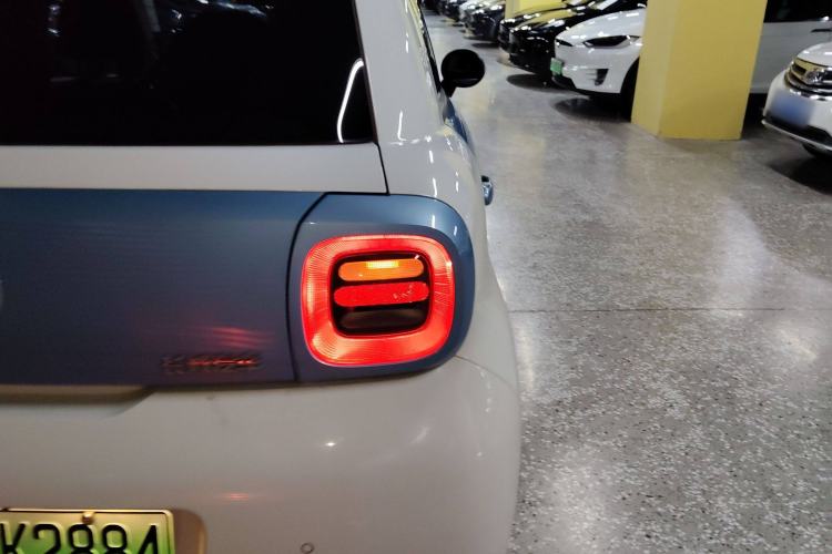 Used ORA Black Cat 2019 351 km Family Edition
