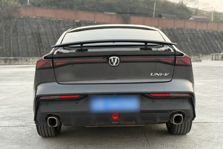 Used Changan UNI-V 2022 1.5T Prestige Version
