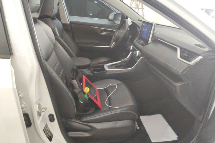 Used Toyota RAV4 2021 2.0L CVT Two-Wheel Drive Fashion PLUS Edition
