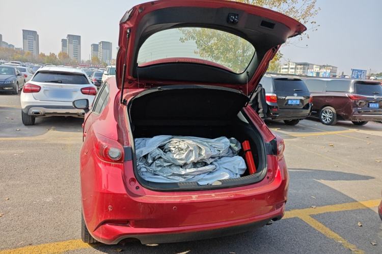 Used Mazda Mazda 3 Axela 2017 Hatchback 1.5L Automatic Comfort Model Emission Standard China V
