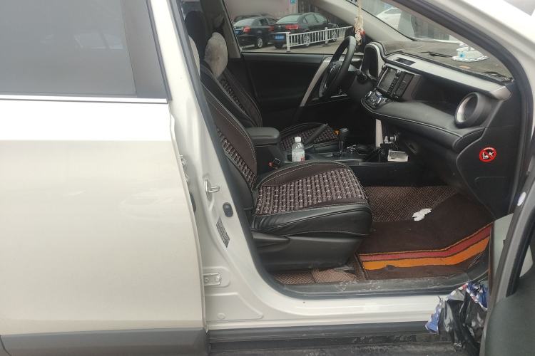 Used Toyota RAV4 2016 2.0L CVT Two-Wheel Drive Fashion Edition China V Standard