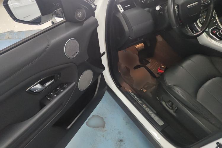 Used Land Rover Range Rover Evoque 2018 240 PS SE Smart Brilliance Edition
