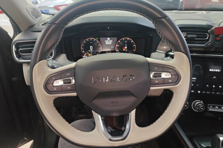 Used Lynk & Co 02 2022 1.5T DCT Shine Pro
