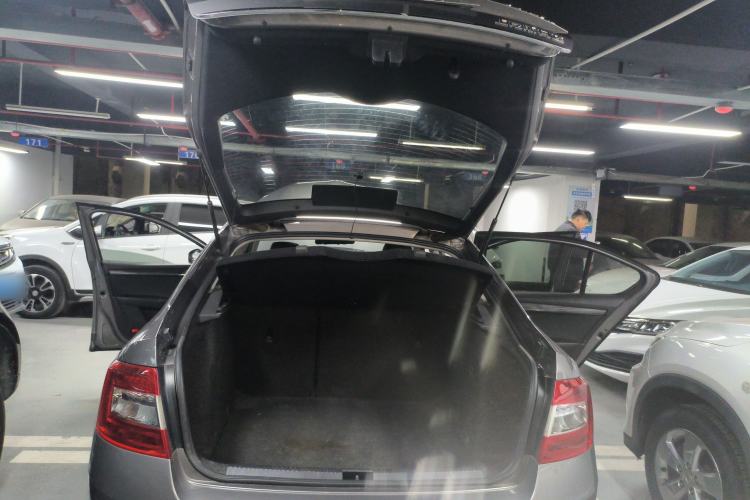 Used Skoda Octavia 2017 1.6L Manual Smart Drive Edition