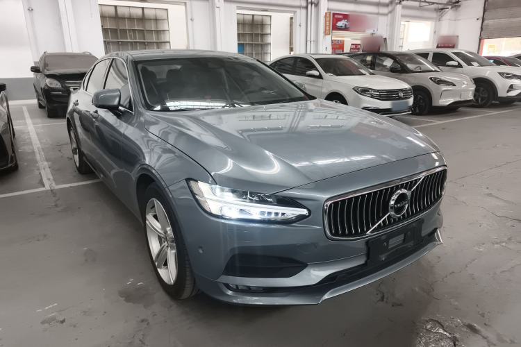 Used Volvo S90 2018 T4 Zhiyuan Edition
