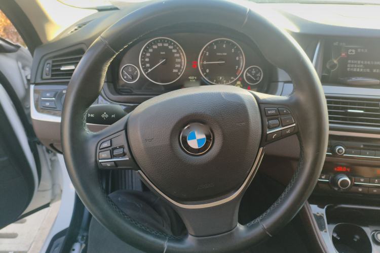 Used BMW 5 Series 2014 525Li Luxury Design Package
