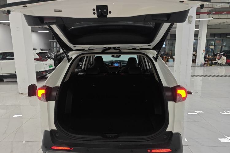 Used Toyota RAV4 2020 2.0L CVT Two-Wheel Drive Fashion PLUS Edition
