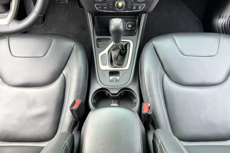 Used  Cherokee 2016 2.4L Leading Edition
