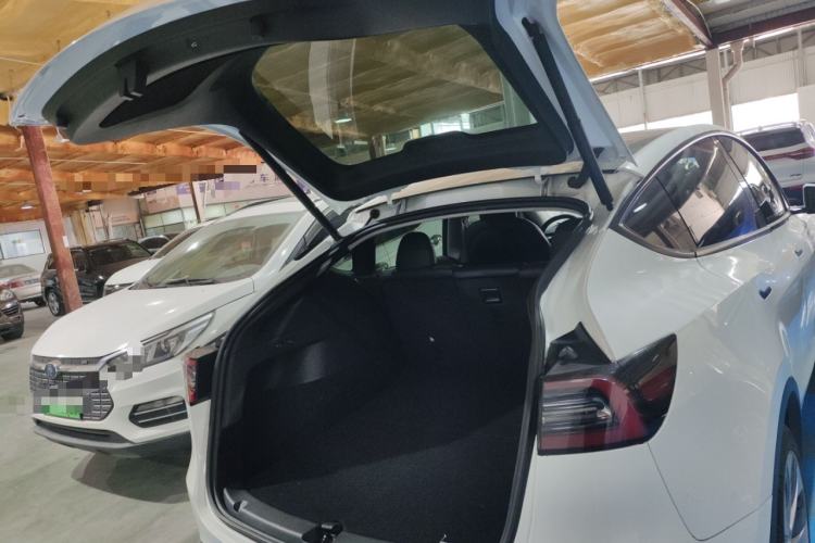 Used Tesla Model Y 2021 Long-Range All-Wheel-Drive Version