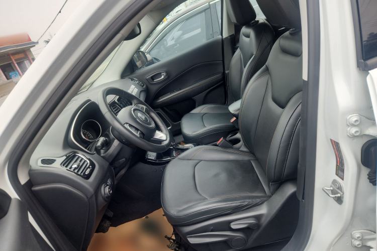 Used  Compass 2019 220T Automatic Family Edition
