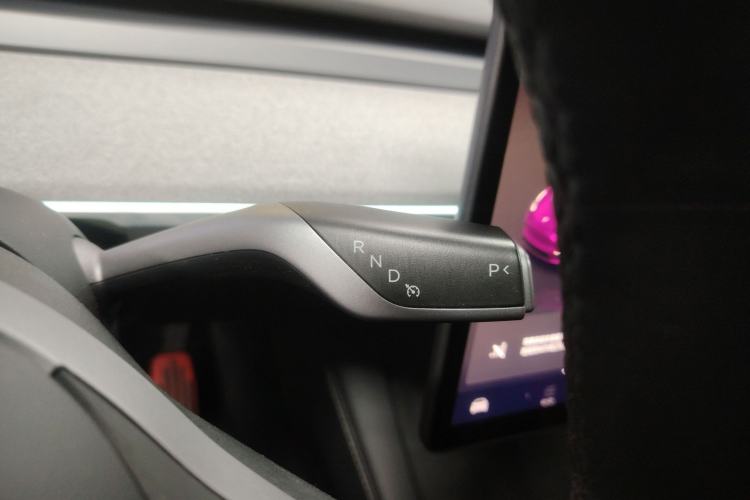 Used Tesla Model Y 2023 Rear-Wheel-Drive Version
