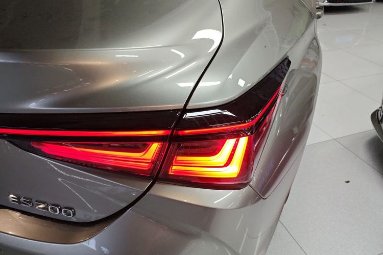 Used Lexus ES 2025 200 Premium Edition